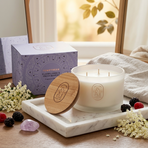 Distillery Soy Candle 450g TEMPTRESS Elderflower & Fresh Berries